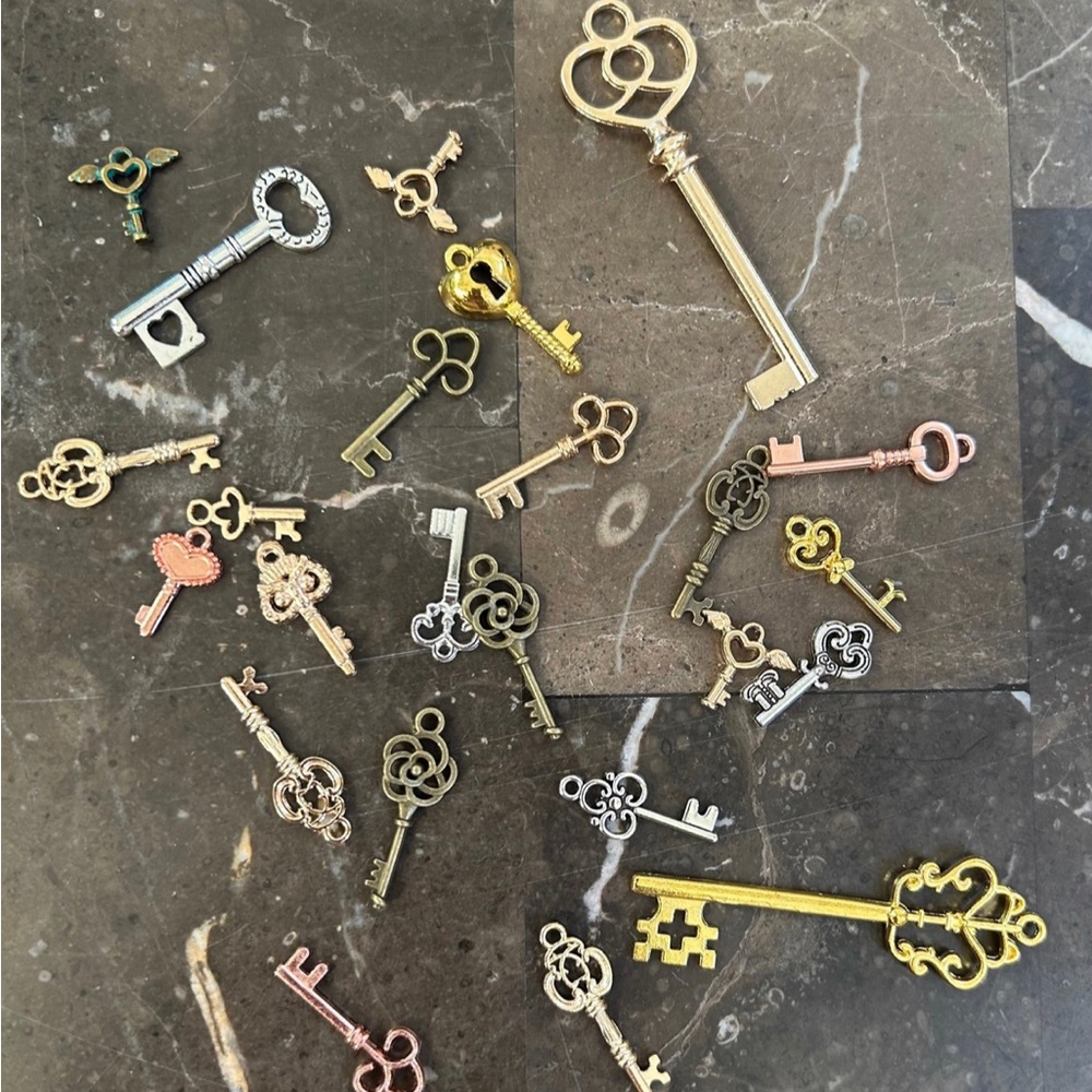 Key Charms Super large lot of 25 NWT
